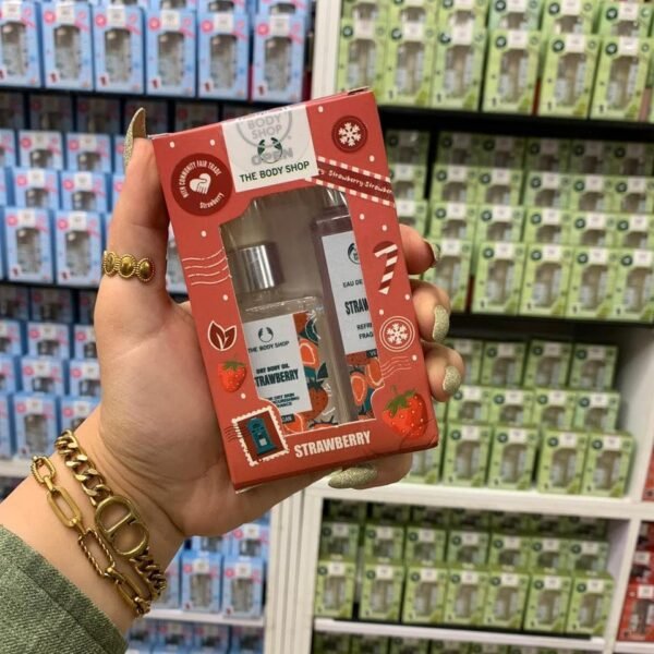 طقم the body shop strawberry ❤️🍓