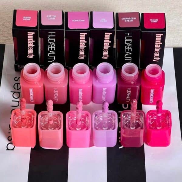 بلاشر huda beauty اه بجد عليه بلاشر بديل شارلوت تلبري هديه😂❤️